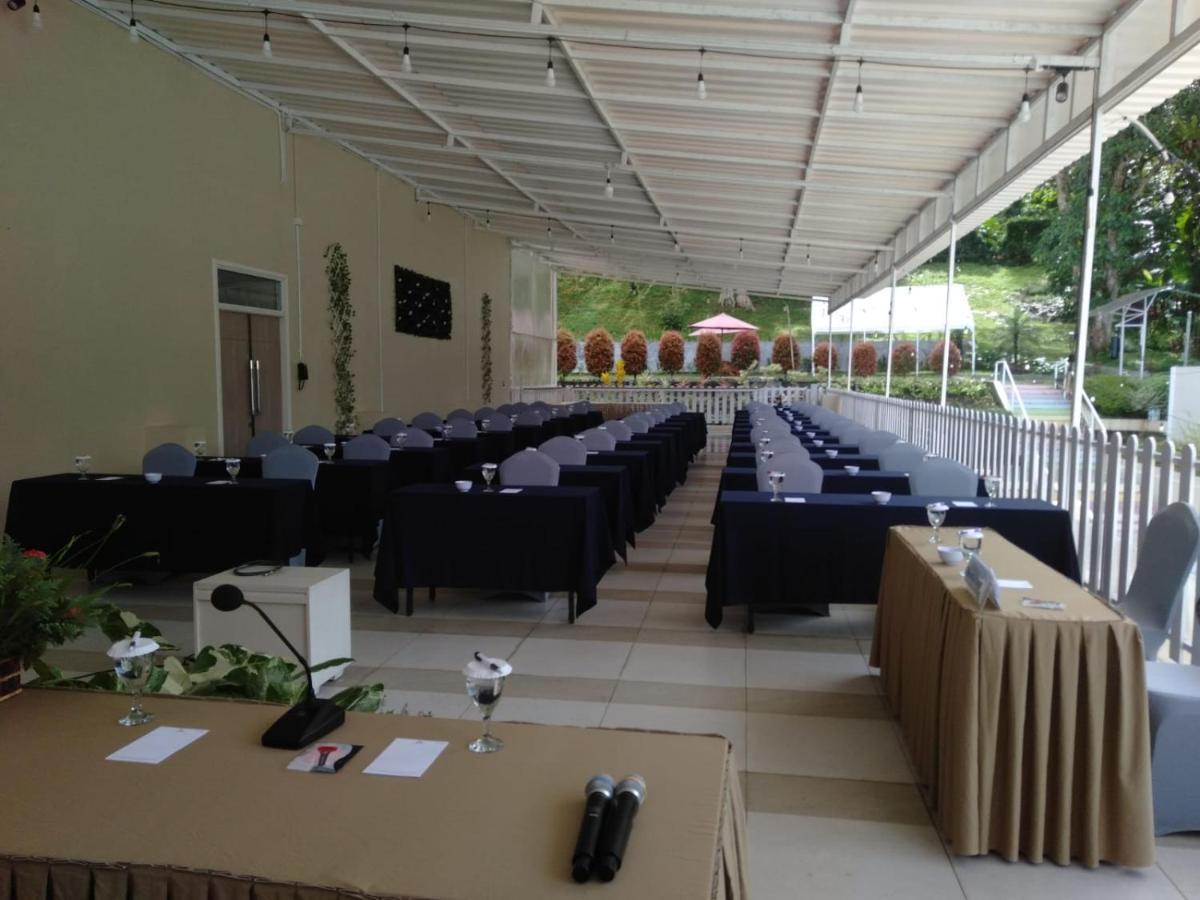 Hotel Villa Emitta Tomohon Ngoại thất bức ảnh