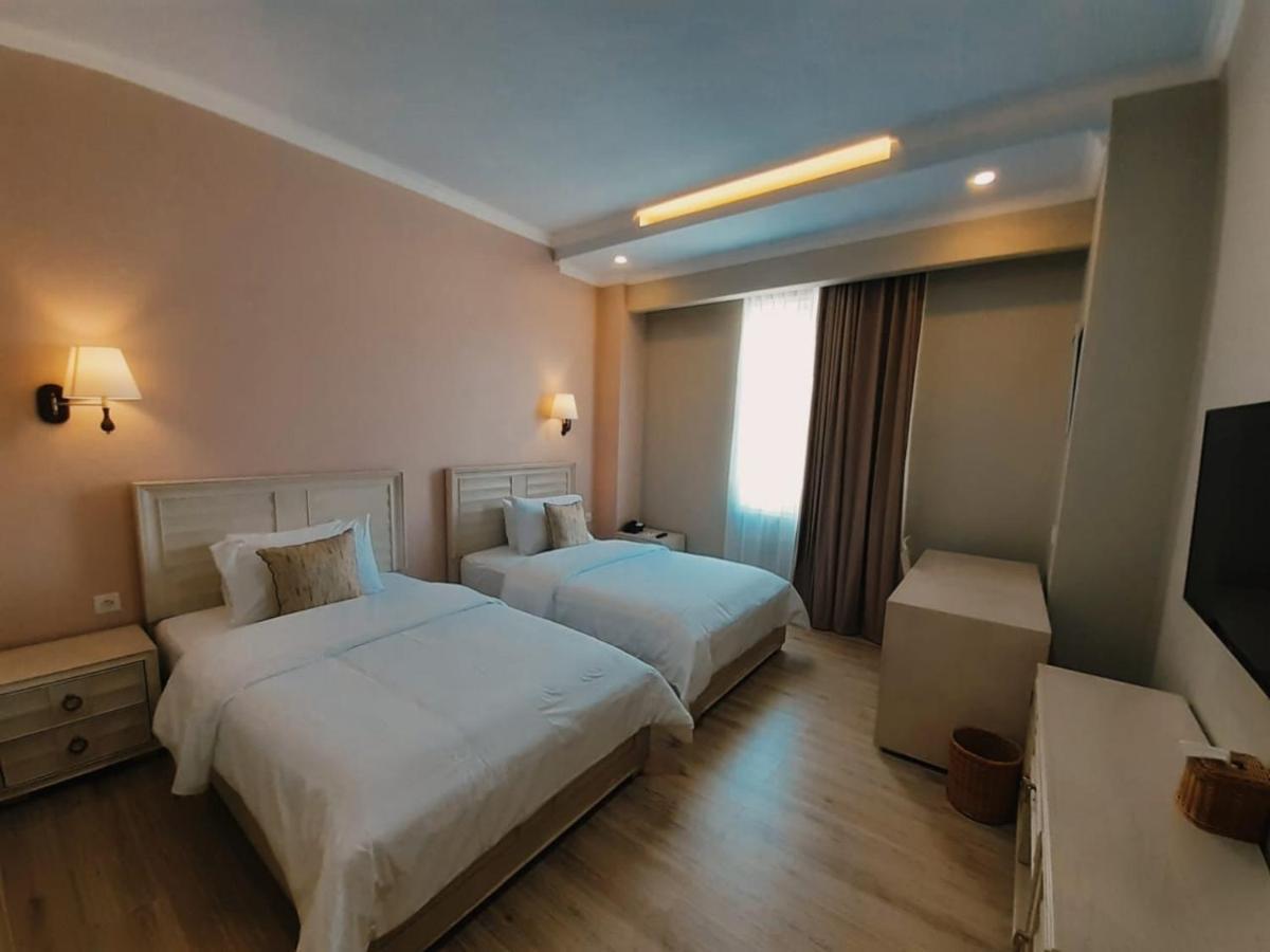 Hotel Villa Emitta Tomohon Ngoại thất bức ảnh